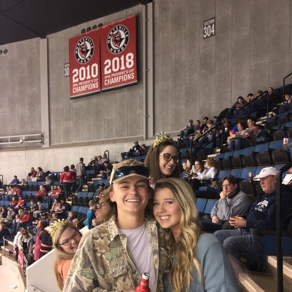 Meet your Posher, Andrew - Picture 1 of 1